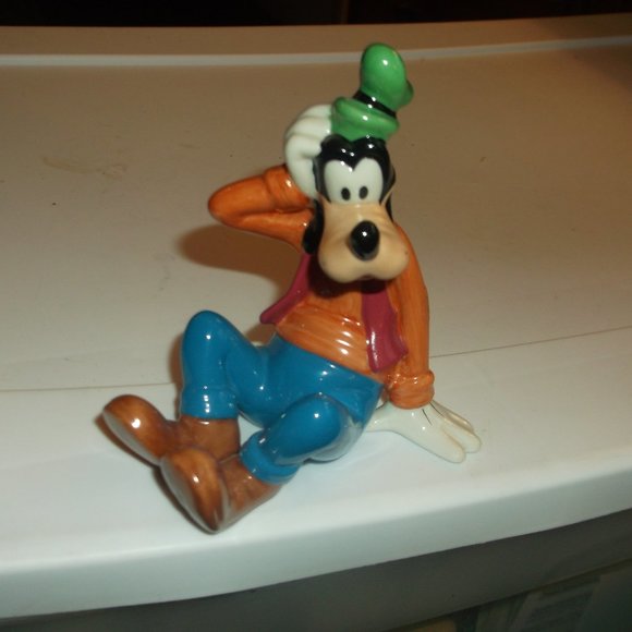 Disney Accents Disney Goofy Figure Poshmark